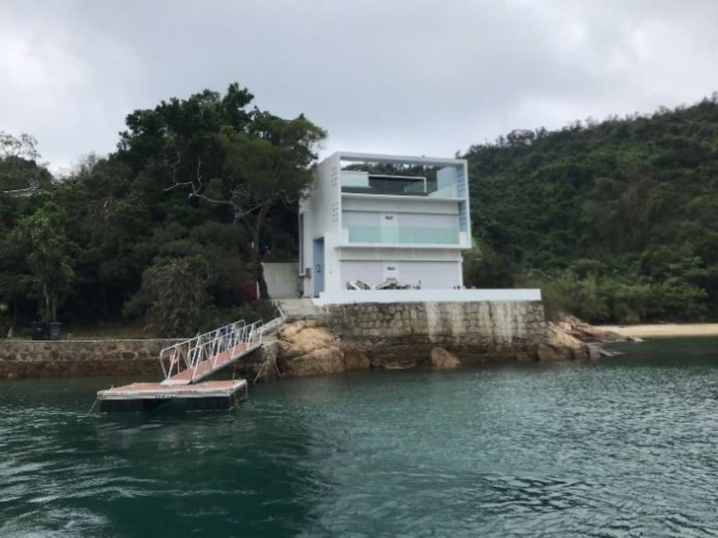 photo 6 — Luk Chau Tsuen, Lamma Island