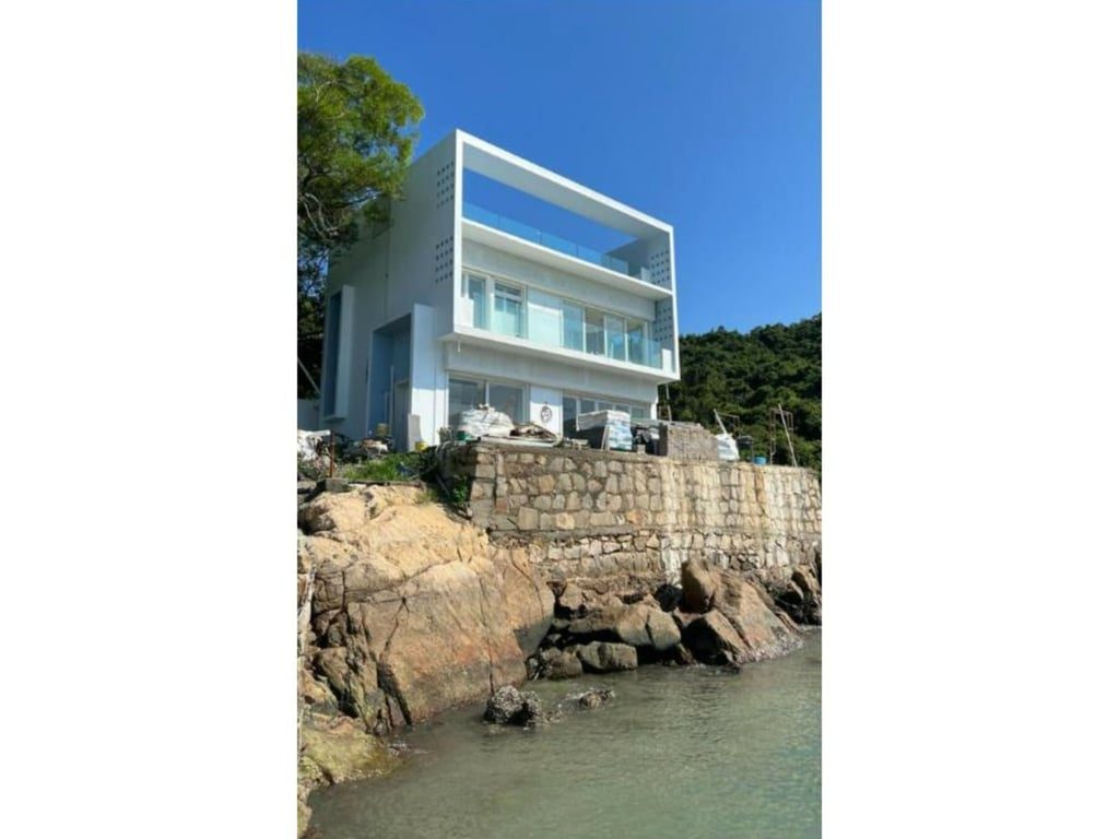 photo 7 — Luk Chau Tsuen, Lamma Island
