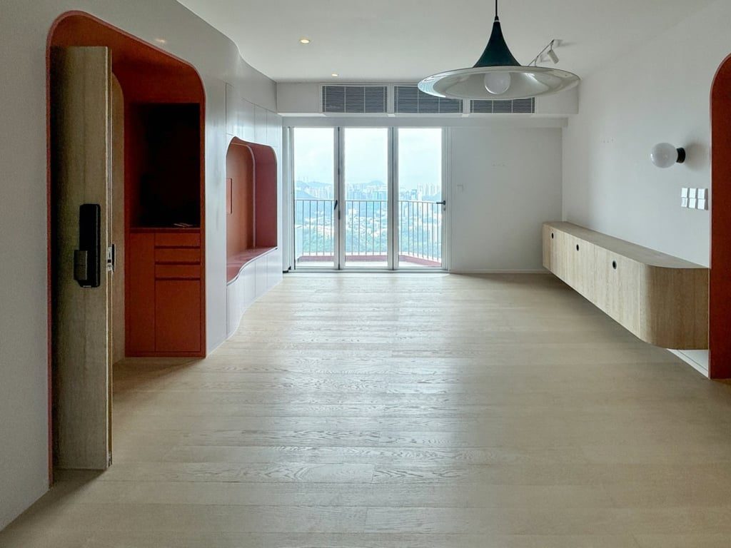 photo 2 — The Brentwood, Repulse Bay