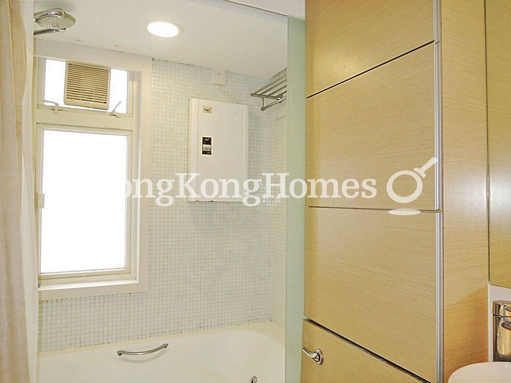 Guest Bathroom — CentreStage - Block 02, Central