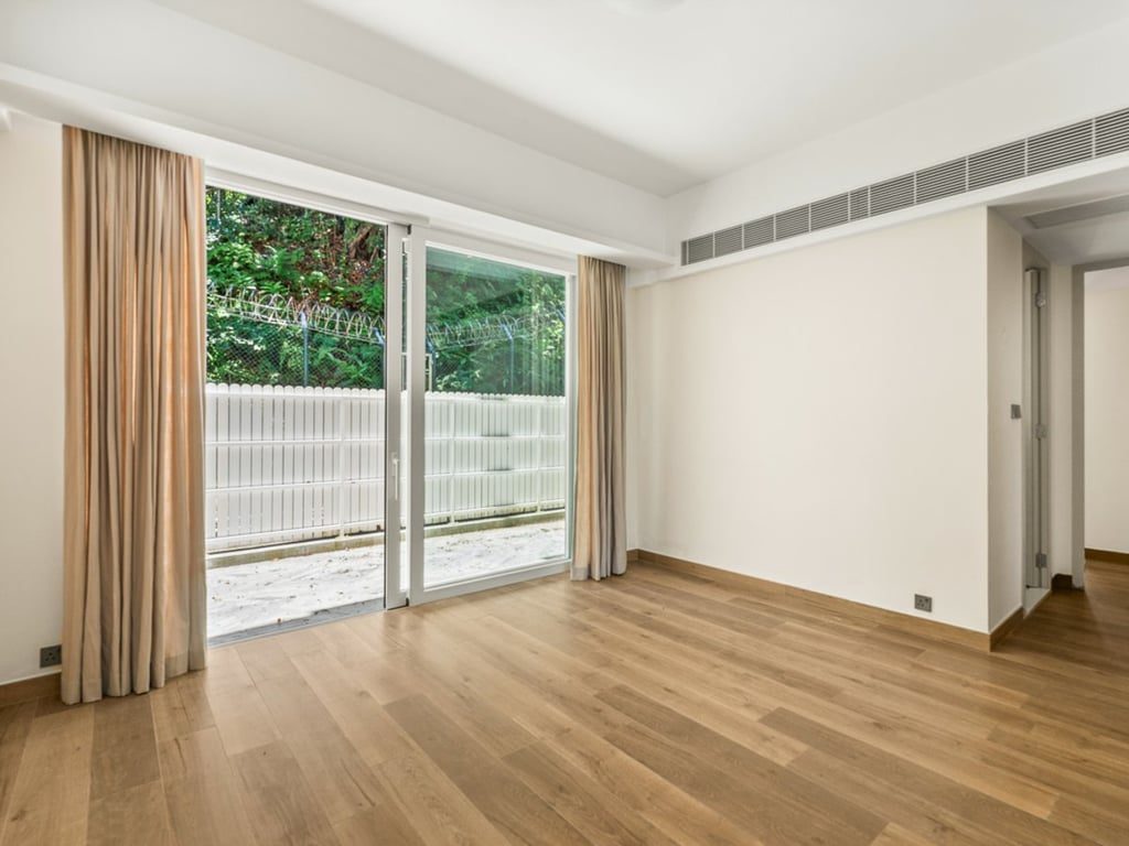 photo 6 — Villa Helvetia, Repulse Bay