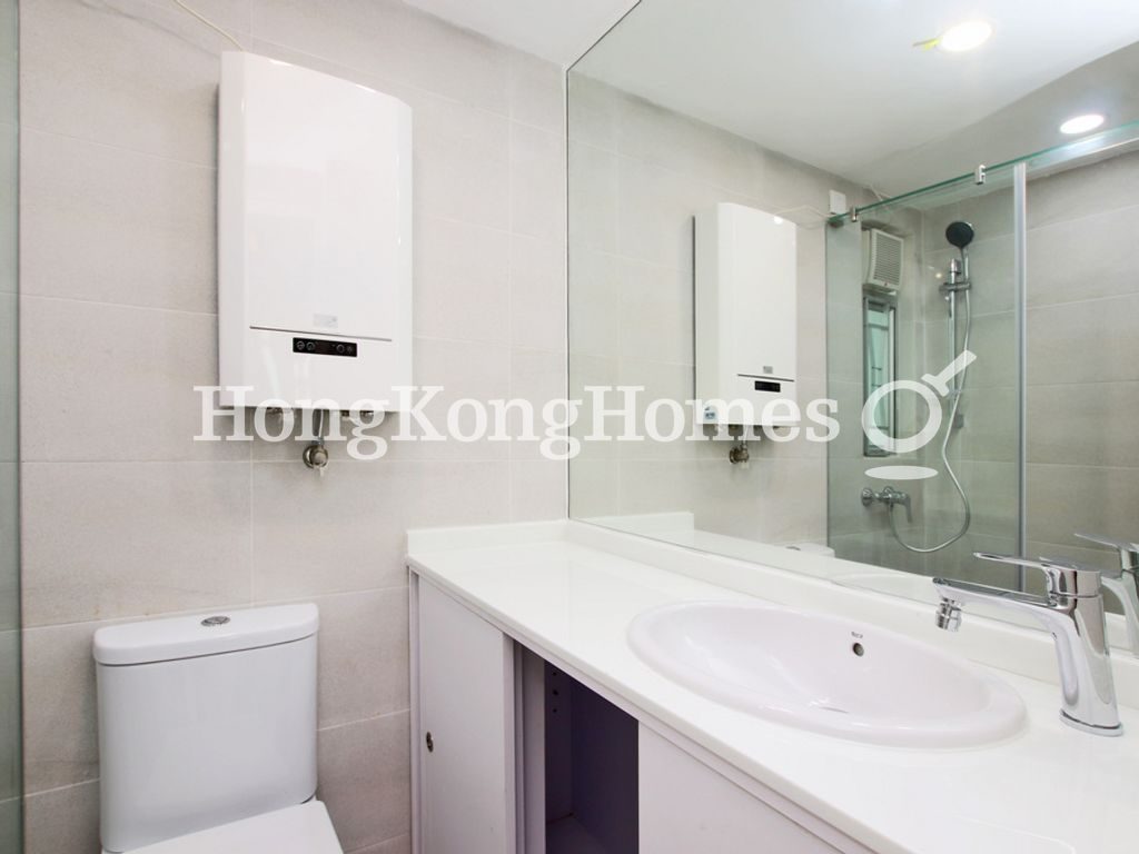 Master Bathroom — 君德閣，西半山