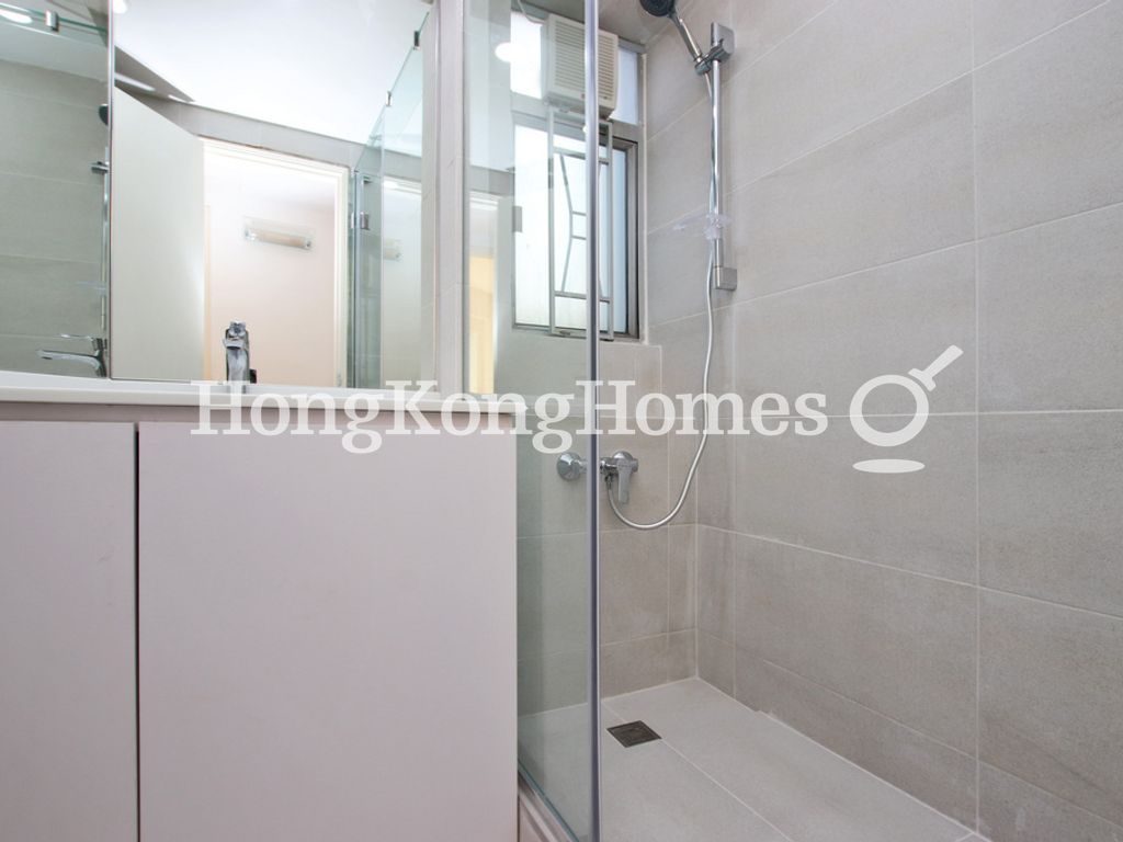 Guest Bathroom — 君德閣，西半山