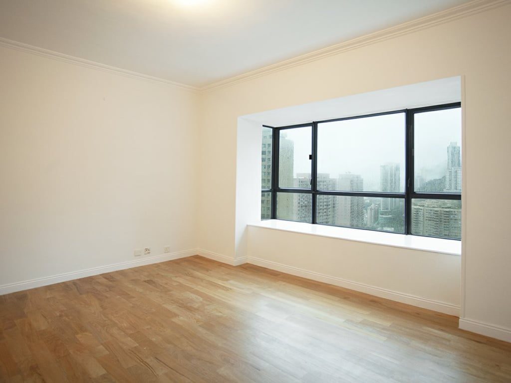 photo 2 — Dynasty Court, Mid Levels Central