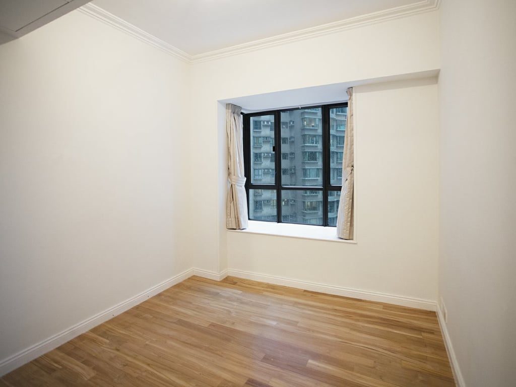 photo 4 — Dynasty Court, Mid Levels Central