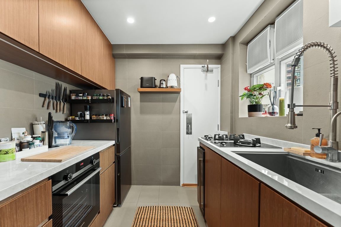 photo 9 — Minerva House, Mid Levels West