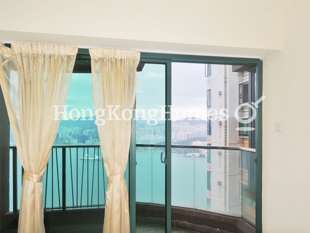 Balcony off Living and Dining Room — 嘉亨灣 02座，鰂魚涌
