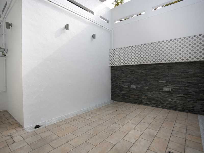 photo 9 — Xanadu, Repulse Bay