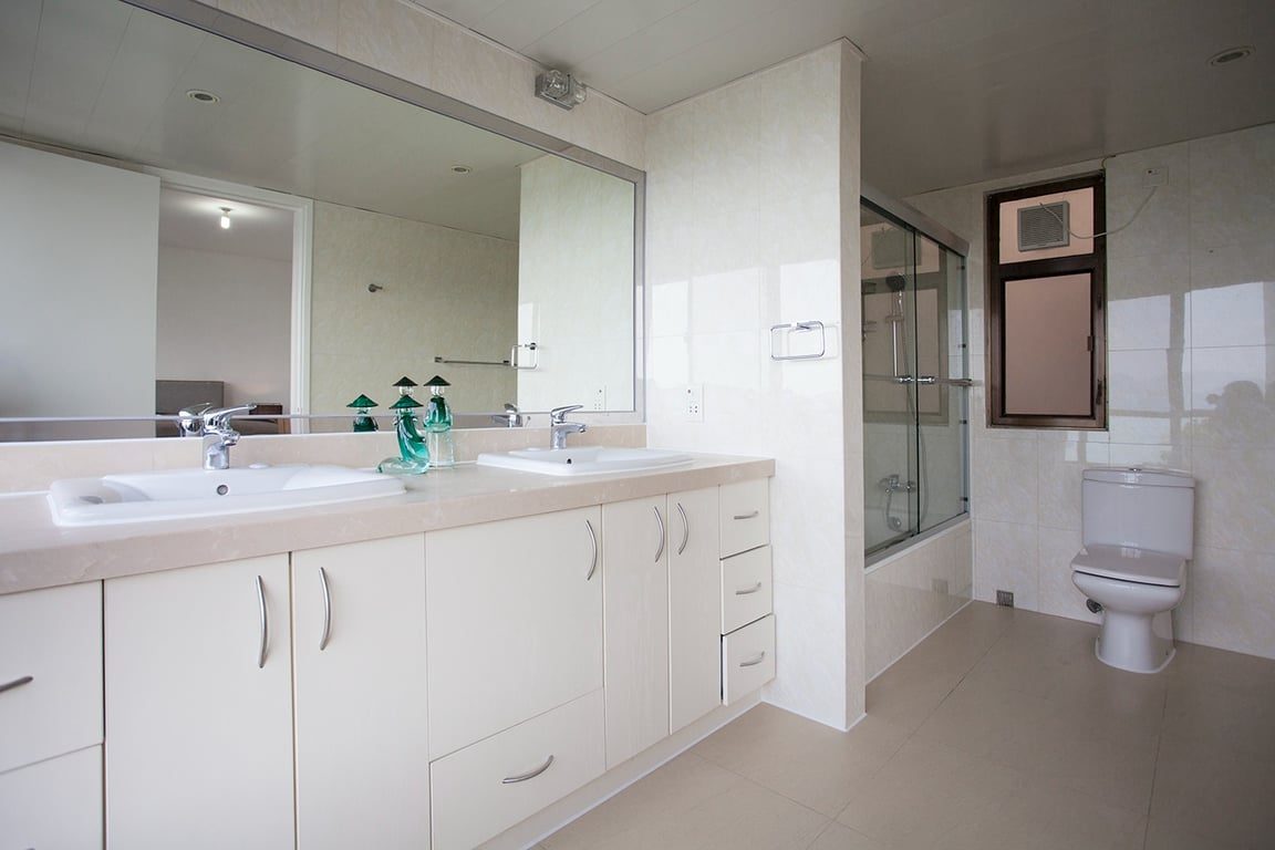 photo 6 — Burnside Estate, Repulse Bay