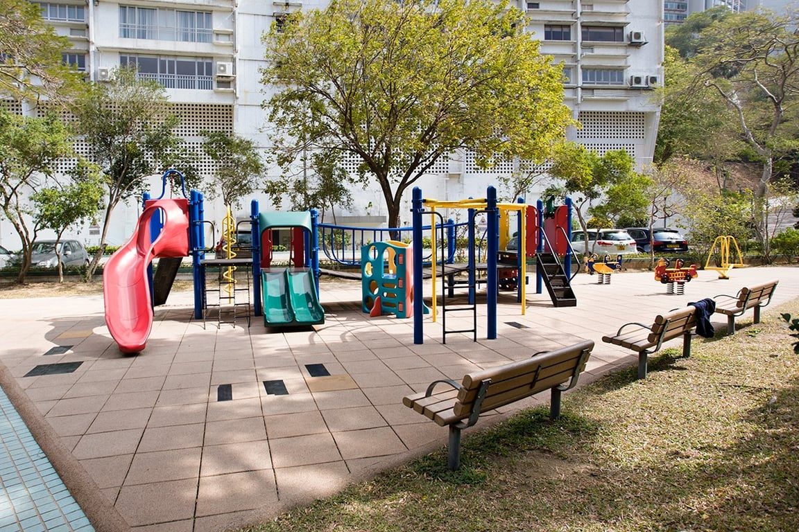 photo 9 — Burnside Estate, Repulse Bay