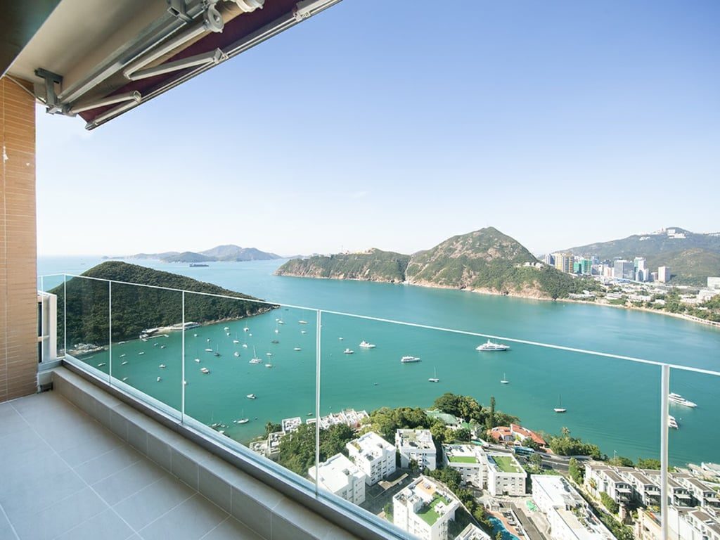 photo 2 — Manhattan Tower, Repulse Bay