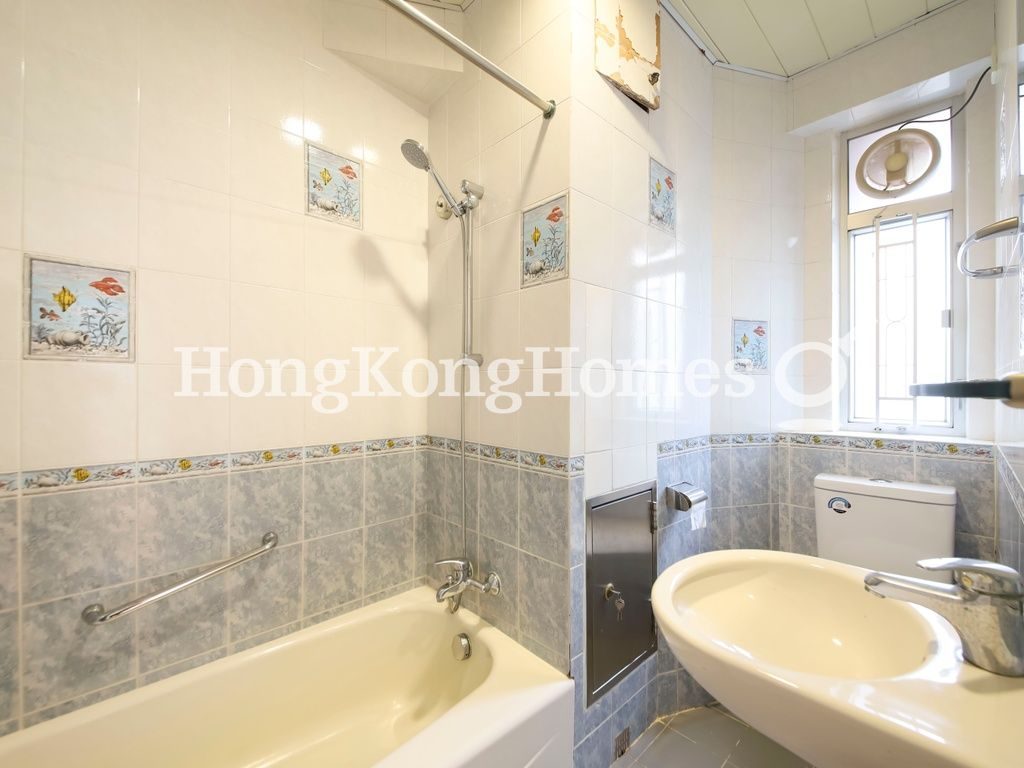 Master Bathroom — 正大花園大廈，西半山