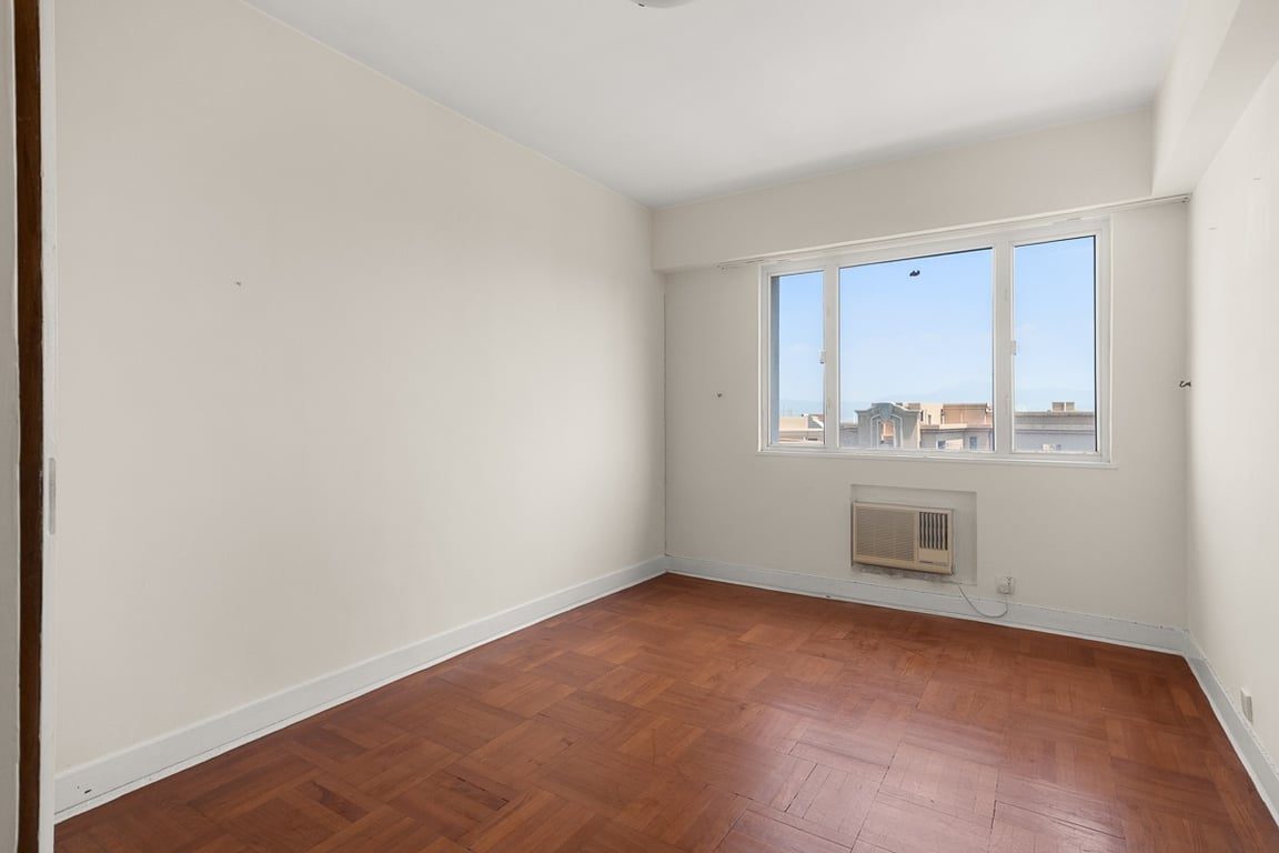 photo 7 — Hamilton Court, Mid Levels West
