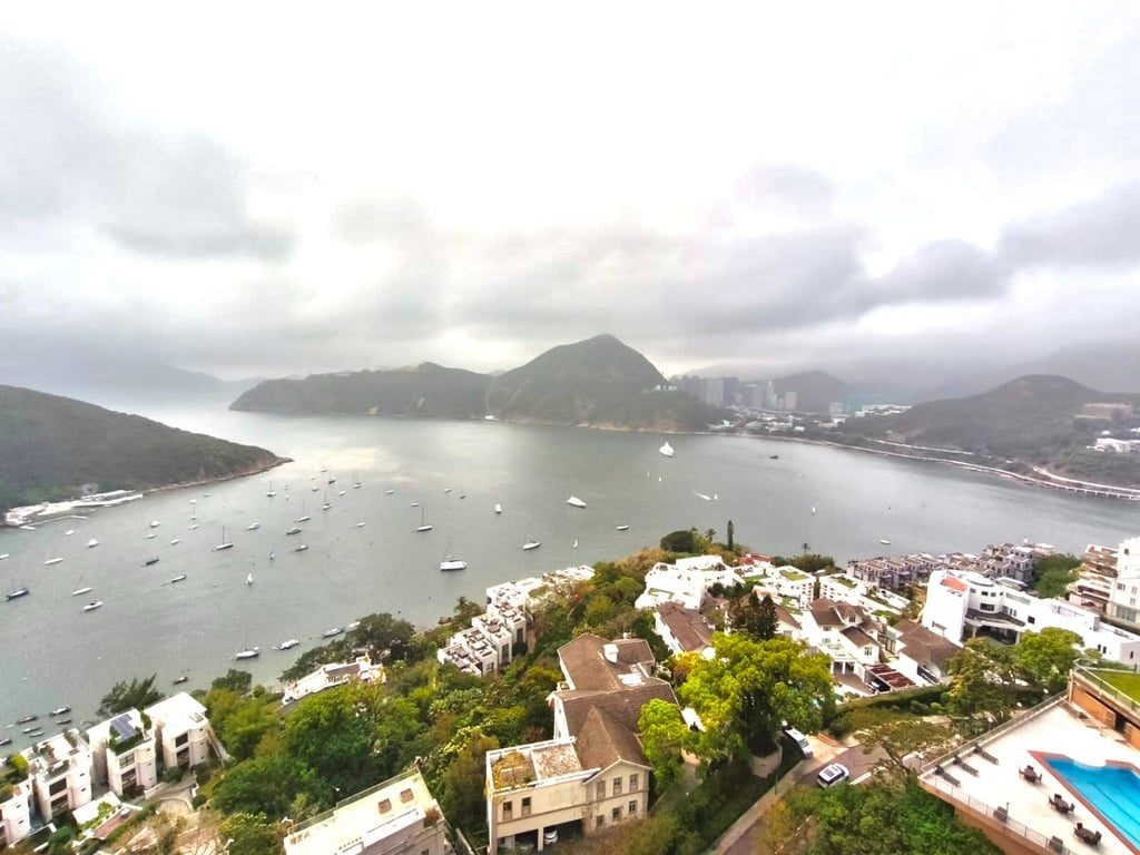 photo 2 — Pine Crest, Repulse Bay