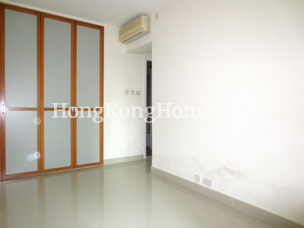 Built-in Wardrobe in Master Bedroom — Laguna Verde - Laguna Grande, Tower 21, Hung Hom / To Kwa Wan