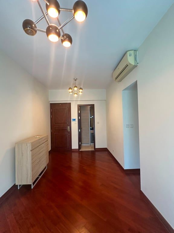 photo 2 — The Avenue-Phase 1, Wan Chai