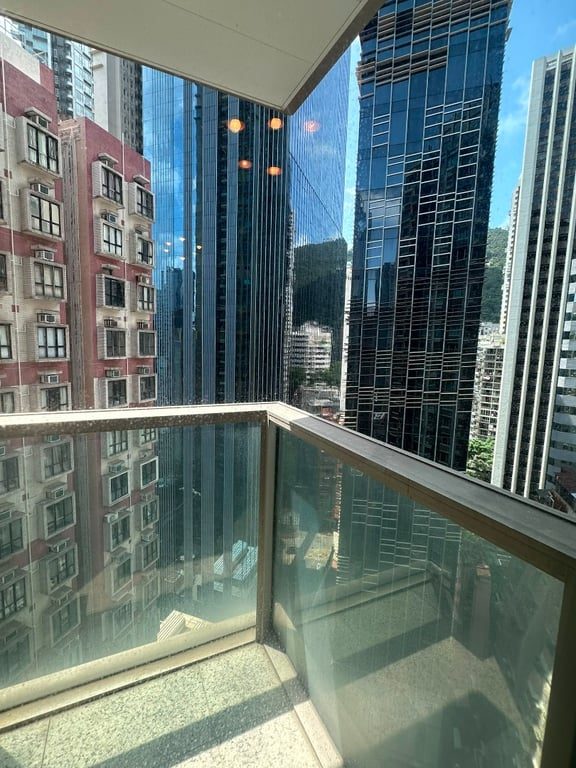 photo 6 — The Avenue-Phase 1, Wan Chai