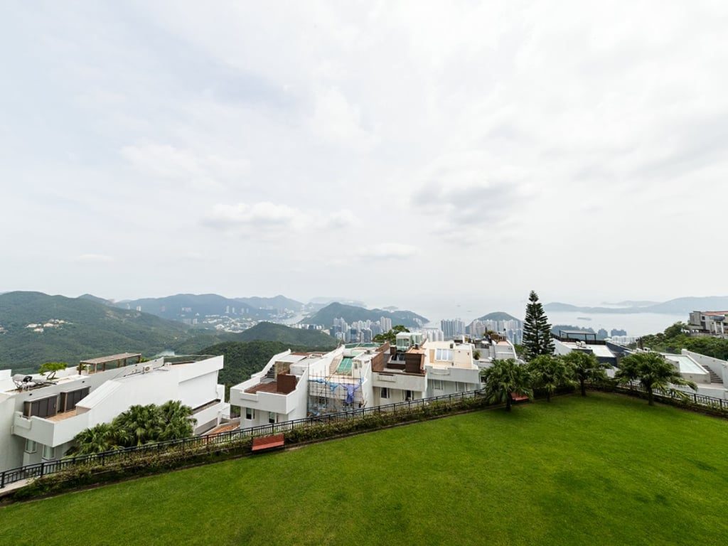 photo 11 — La Hacienda, The Peak