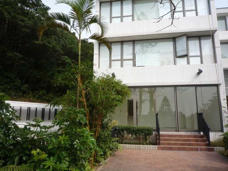photo 13 — Mount Austin Estate, The Peak