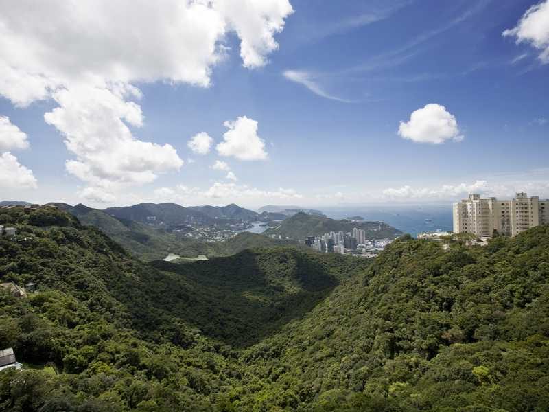 photo 2 — 7-15 Mount Kellet Road, The Peak