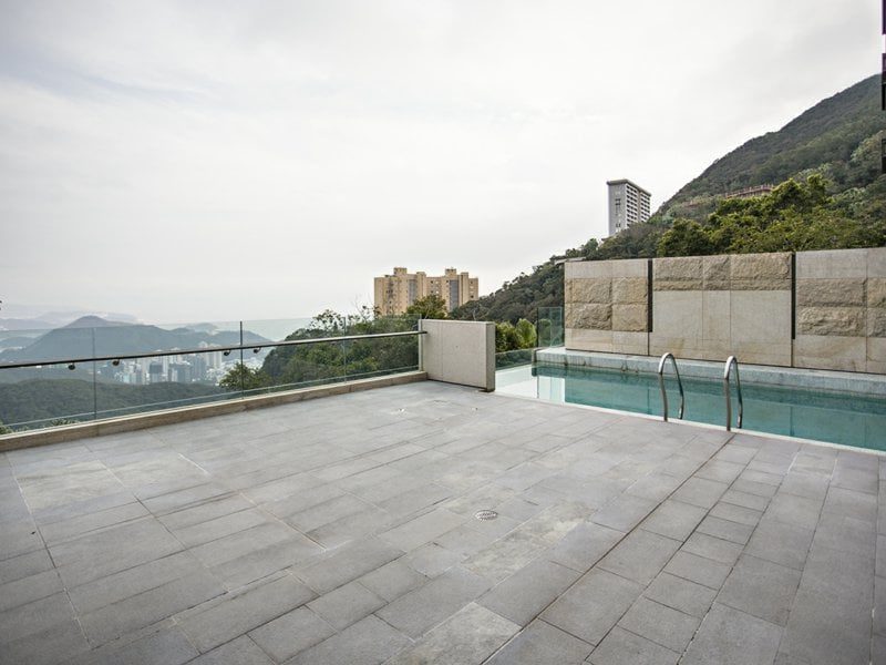 photo 3 — 7-15 Mount Kellet Road, The Peak