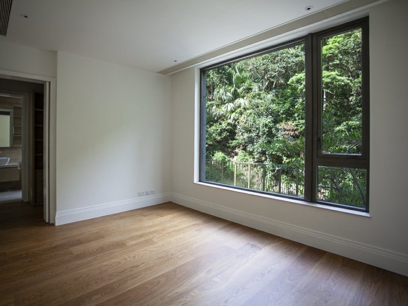 photo 8 — 7-15 Mount Kellet Road, The Peak