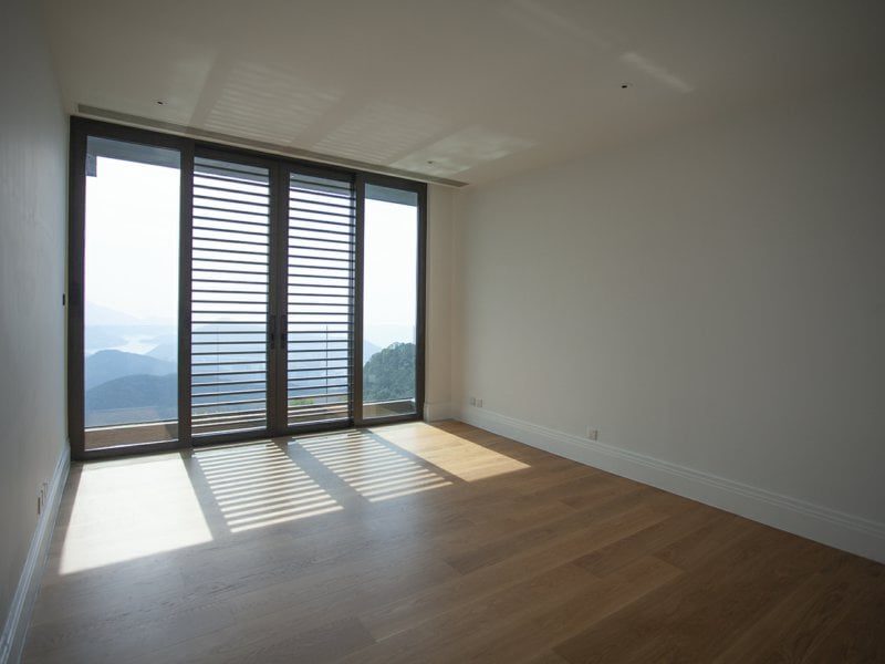 photo 9 — 7-15 Mount Kellet Road, The Peak