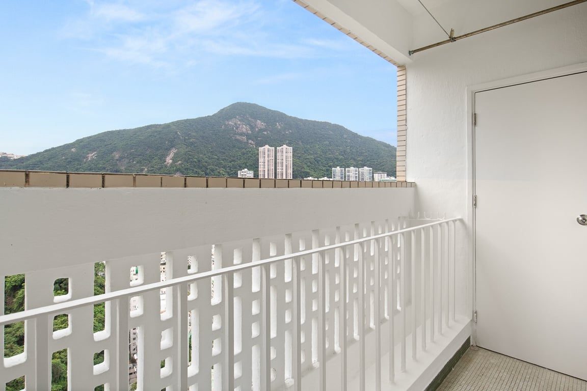 photo 13 — Marlborough House, Jardine S Lookout