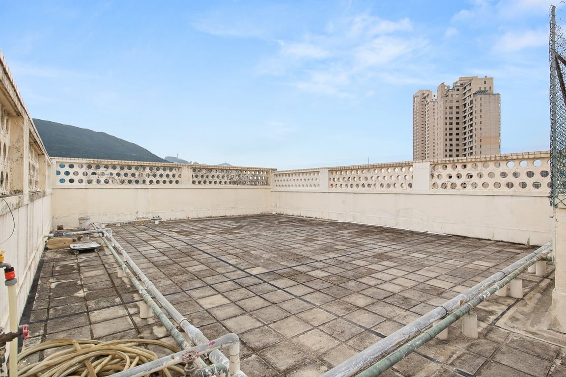 photo 4 — Marlborough House, Jardine S Lookout