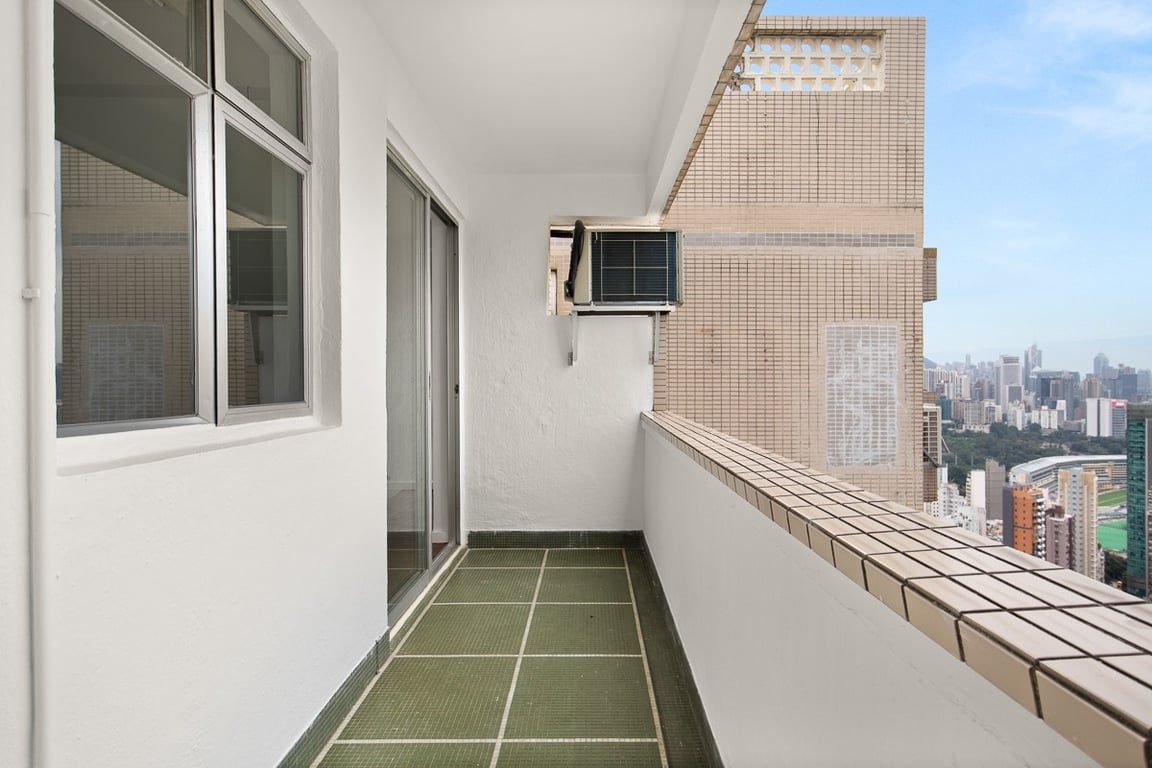 photo 5 — Marlborough House, Jardine S Lookout