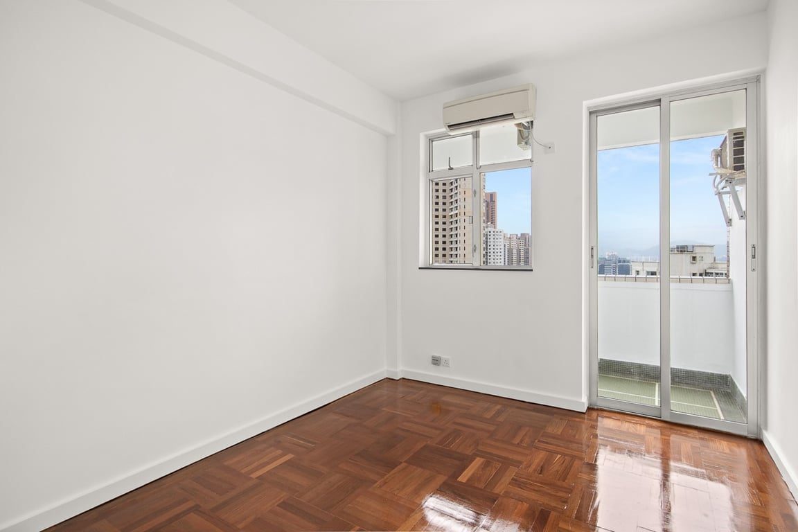 photo 10 — Marlborough House, Jardine S Lookout