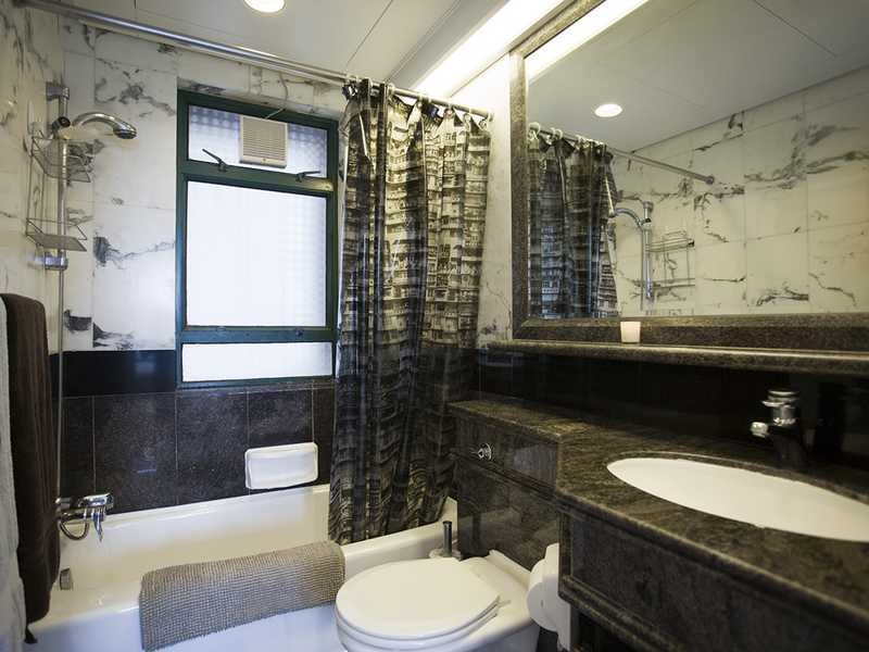 photo 4 — Hillsborough Court, Mid Levels Central