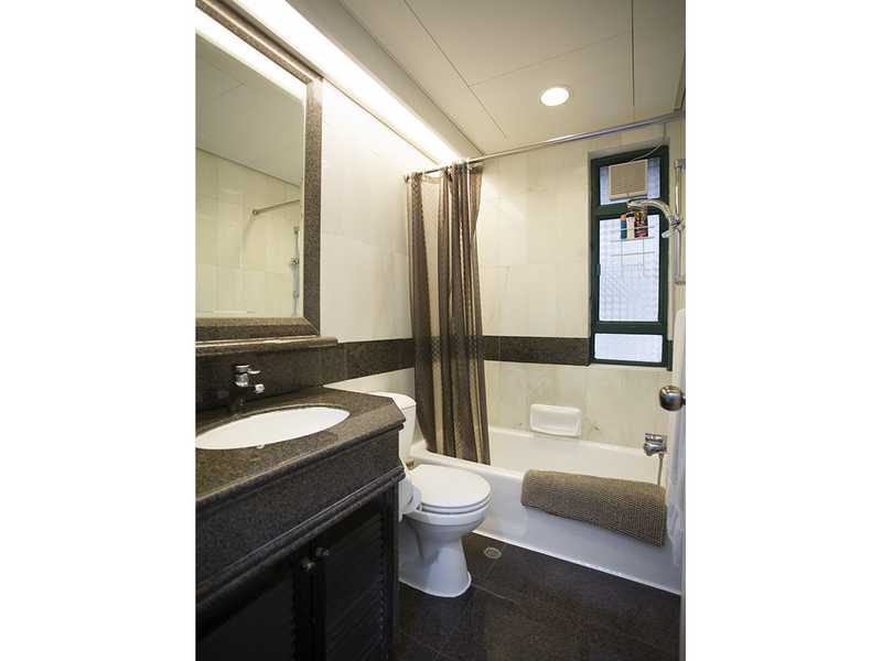 photo 8 — Hillsborough Court, Mid Levels Central