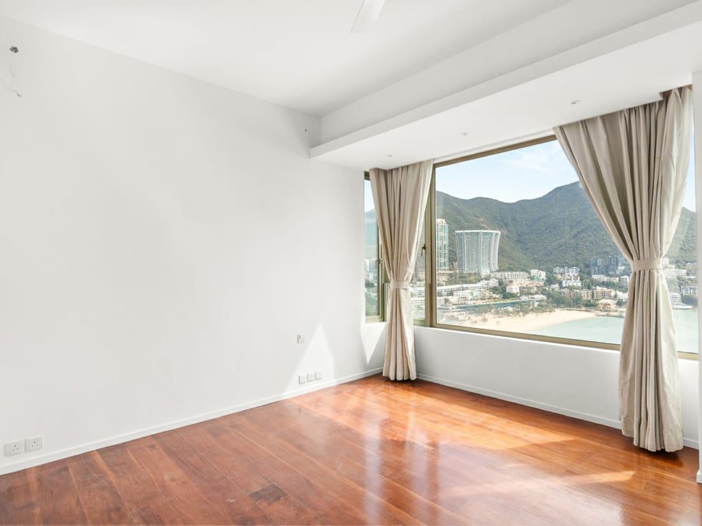photo 12 — The Beachfront, Repulse Bay