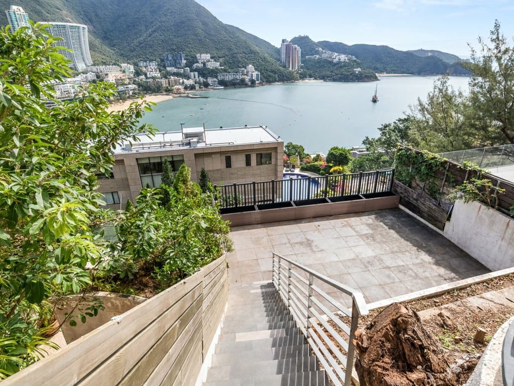 photo 14 — The Beachfront, Repulse Bay