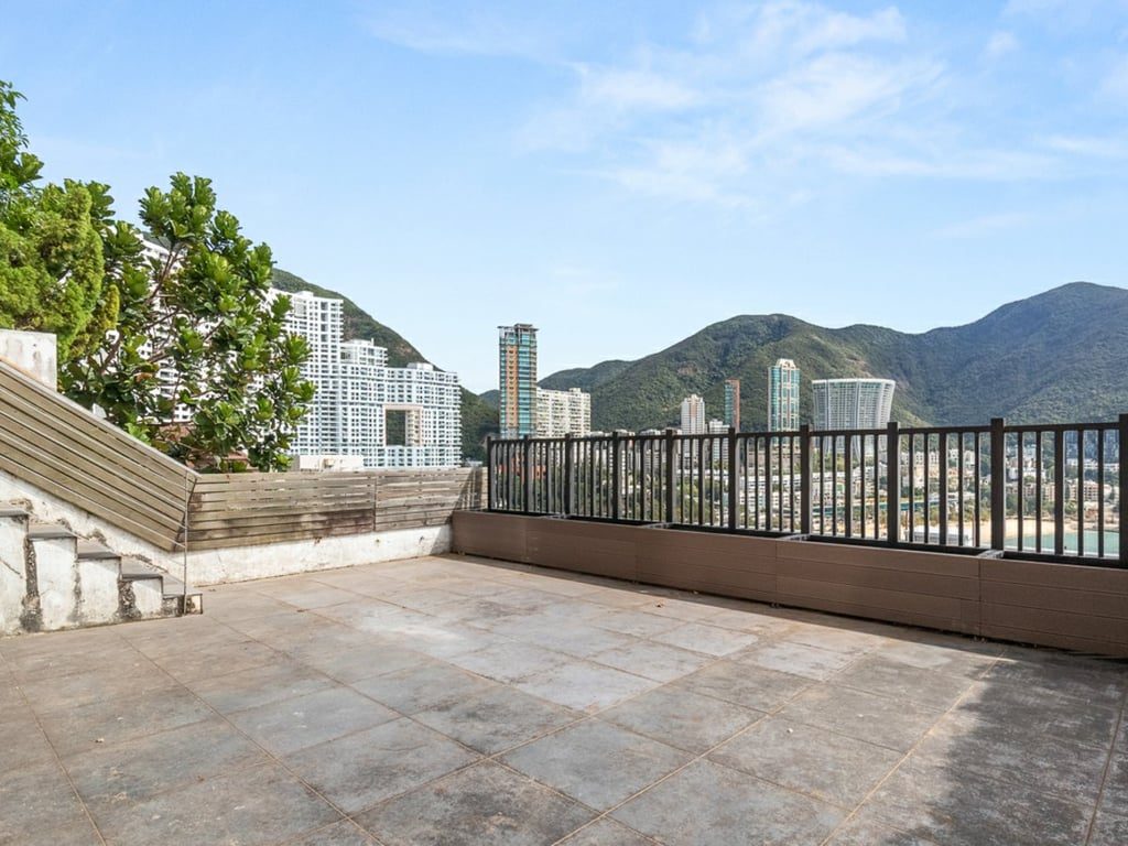 photo 15 — The Beachfront, Repulse Bay