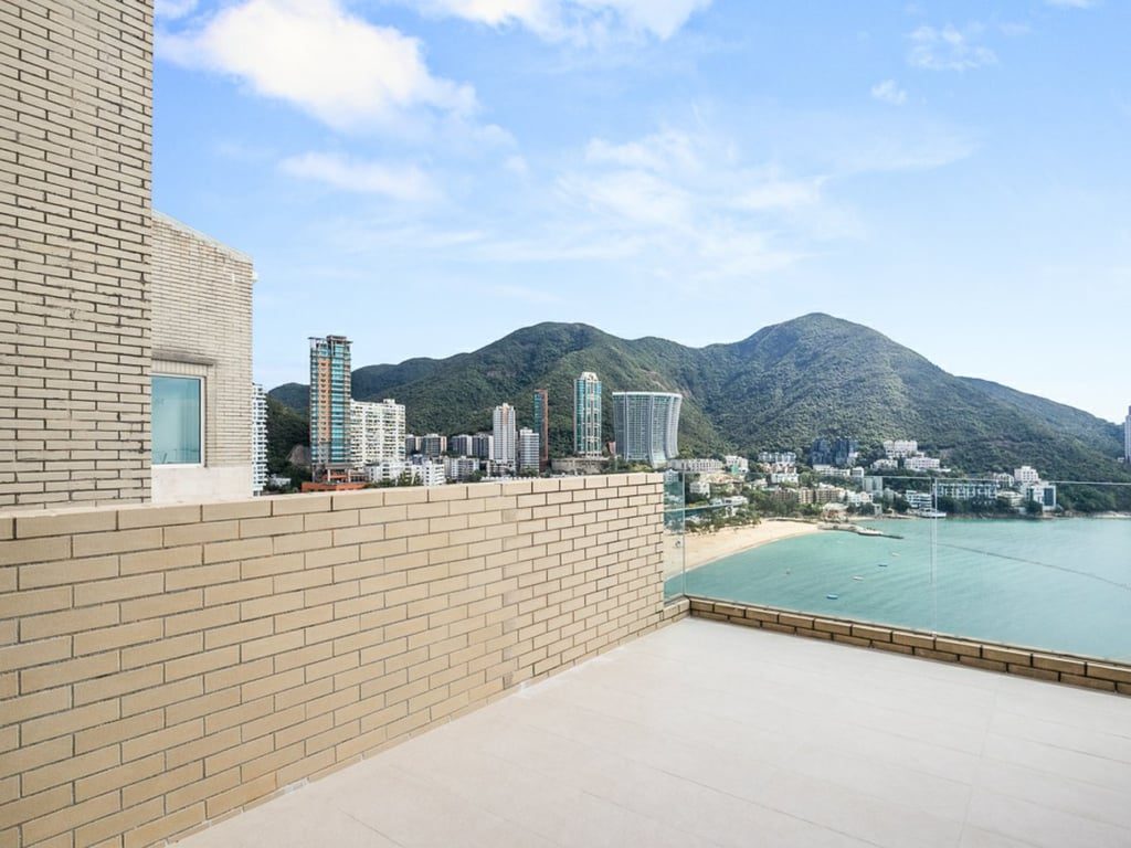photo 3 — The Beachfront, Repulse Bay