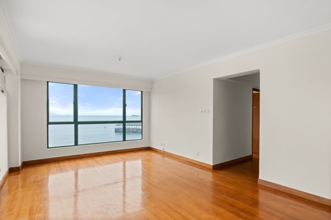 photo 2 — Stanley Beach Villa, Stanley