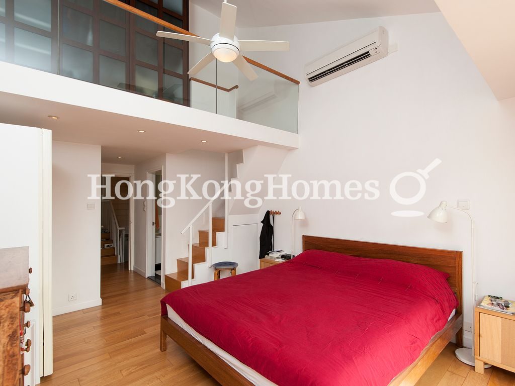 Mezzanine in Master Bedroom — 愉景灣 1 期 - 碧濤 - 海馬徑 - 第08座，愉景灣