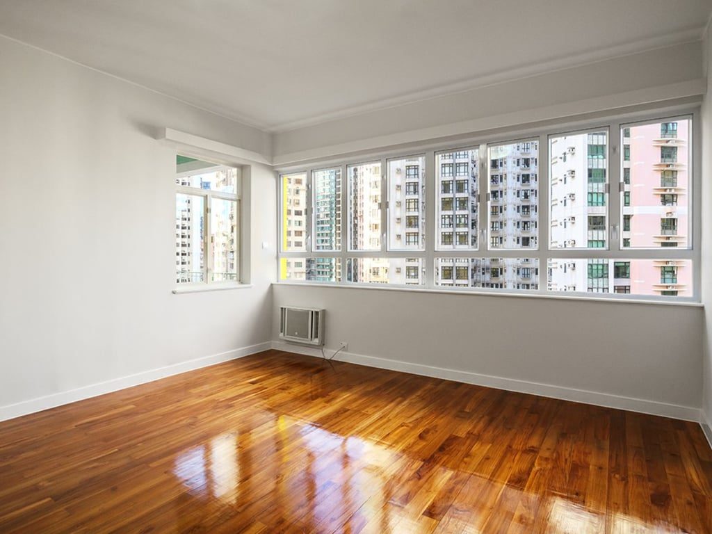 photo 4 — Panorama, Mid Levels Central