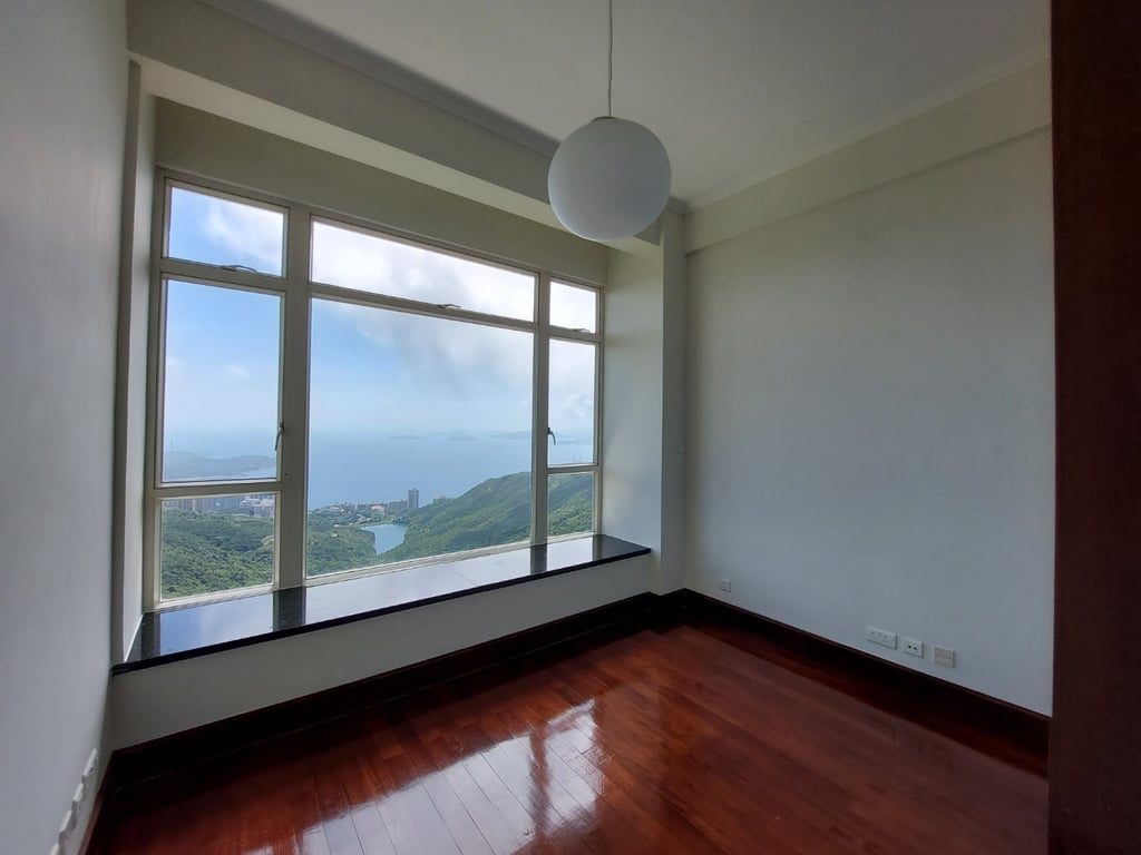 相片 4 — HOUSE A，山頂