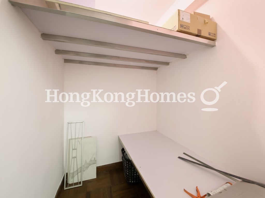 Maid's Room — Phoenix Court - Block 02, Mid-levels East