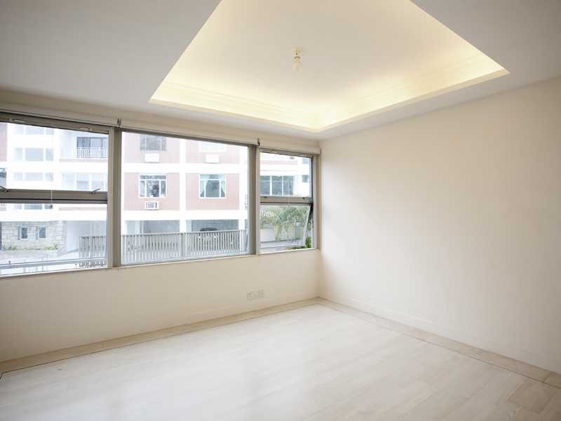 photo 13 — Overbays, Repulse Bay