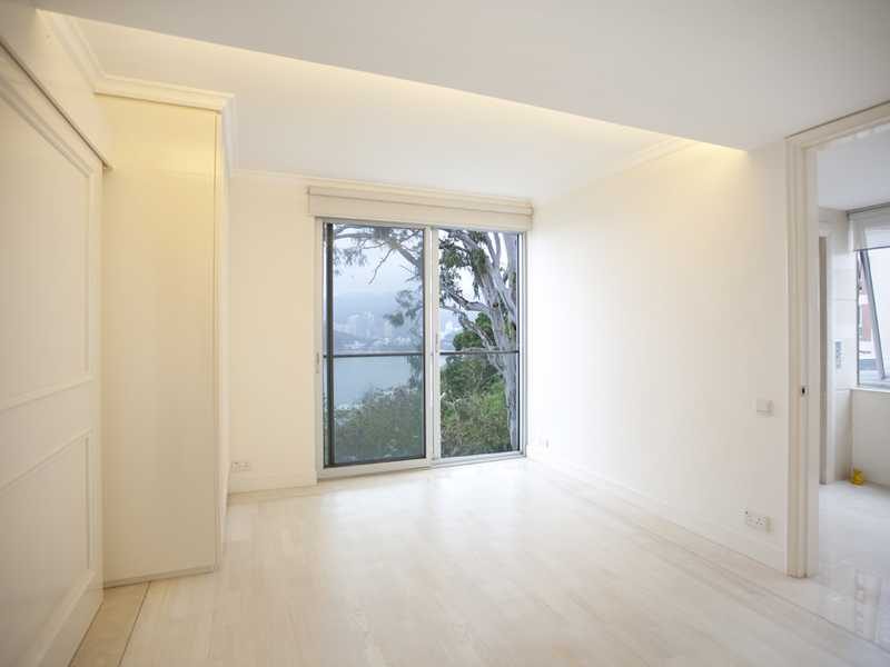 photo 15 — Overbays, Repulse Bay