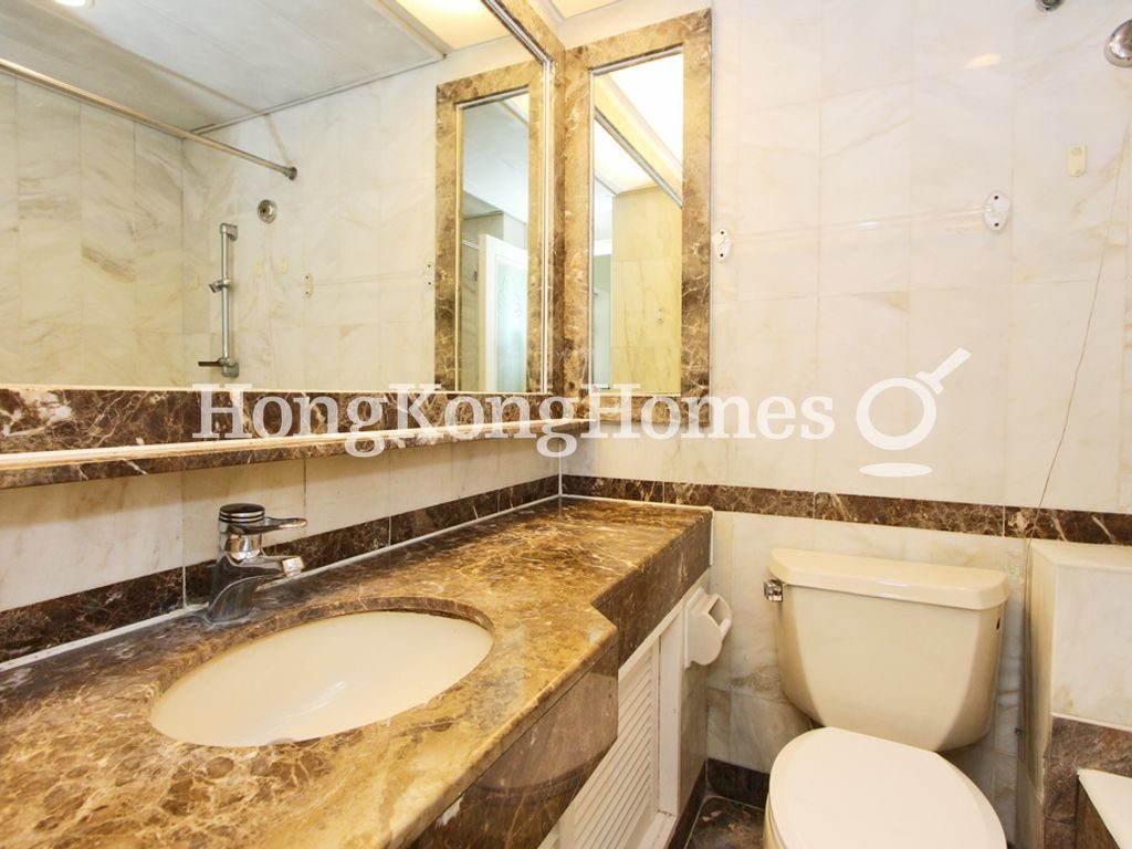Master Bathroom — 承德山莊 I，西半山