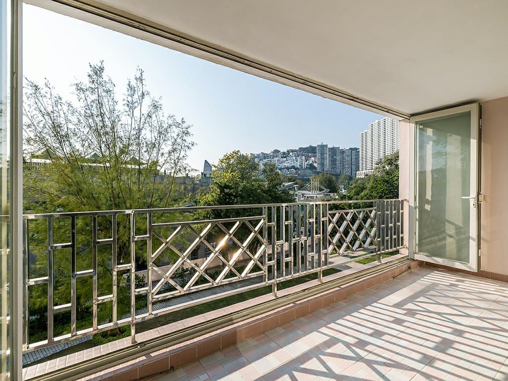 photo 3 — Riviera Apartments, South Bay