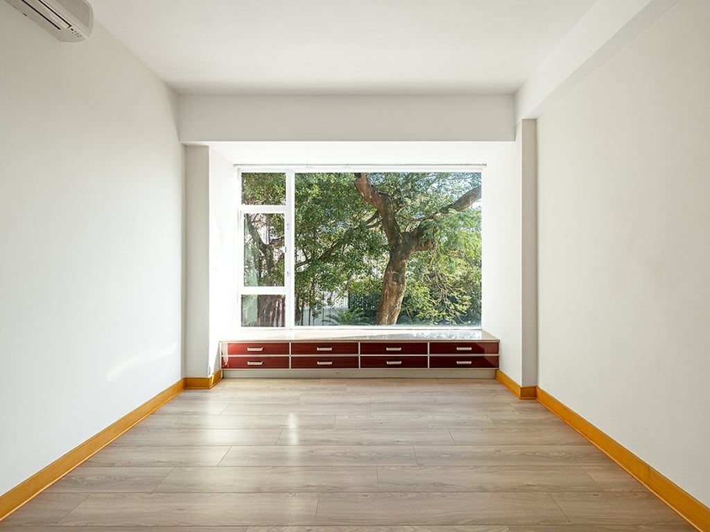 photo 4 — Riviera Apartments, South Bay