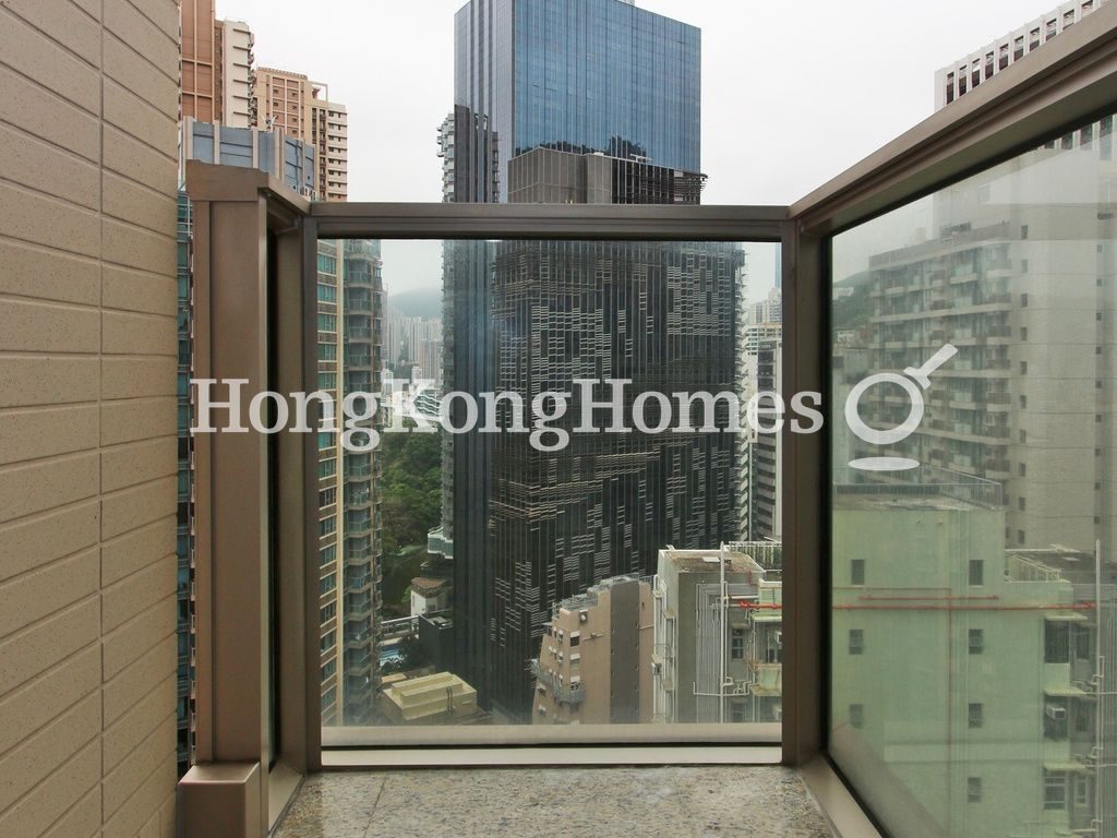 Balcony off Living and Dining Room — 囍匯 - 第2期- 第2座，灣仔