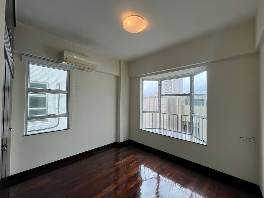 photo 12 — The Regalis, Pok Fu Lam