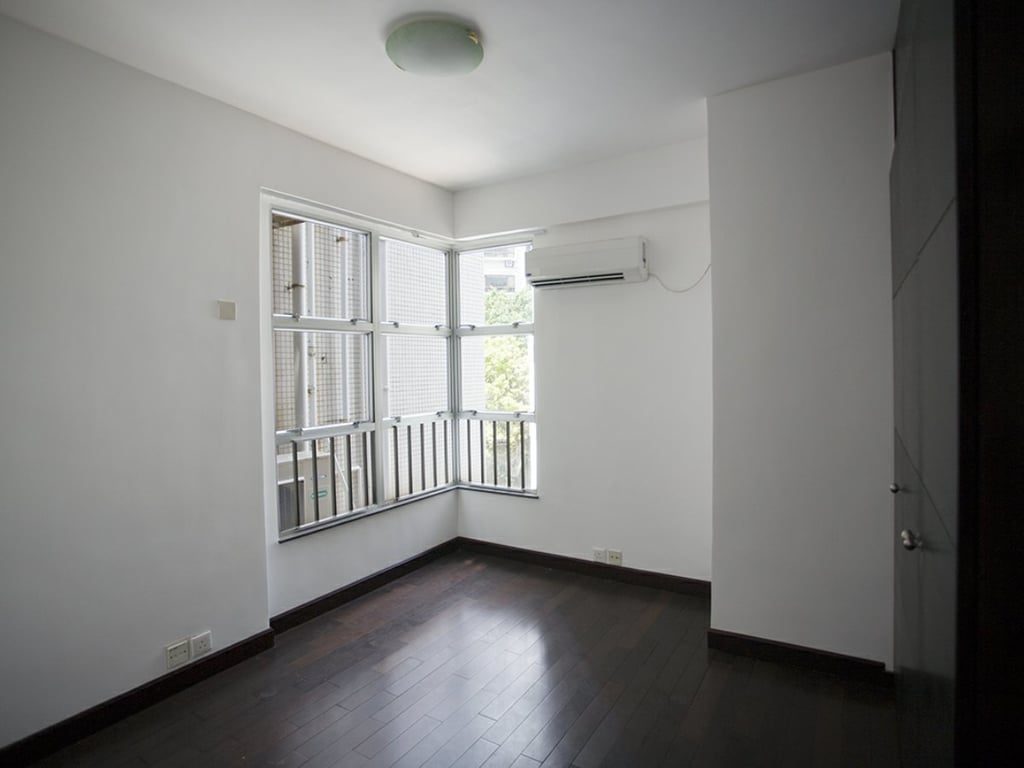 photo 3 — The Regalis, Pok Fu Lam